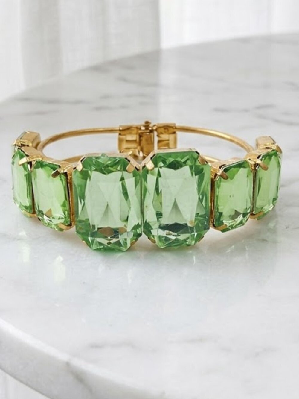 Female Fashionable Green Jewel Bracelet